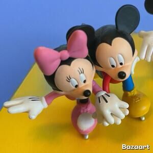 Hallmark Mickey & Minnie Skating Side by Side disney Ornament Keepsake 2010
